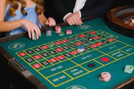 Filipino player checking casino games promotion offers on a mobile phone